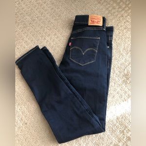 Levis 311 shaping skinny size 28, brand new never been worn!
